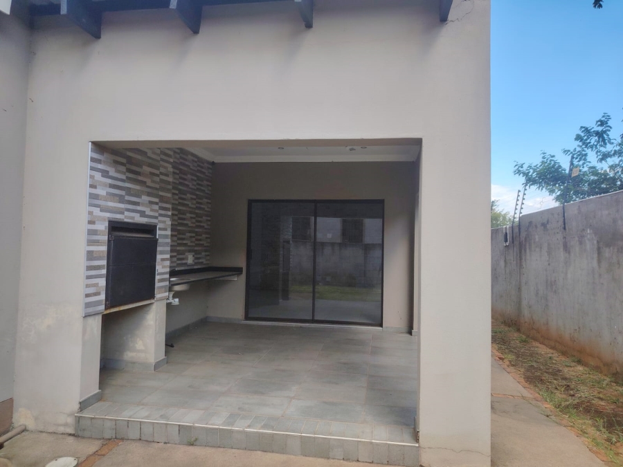 3 Bedroom Property for Sale in Geelhoutpark North West